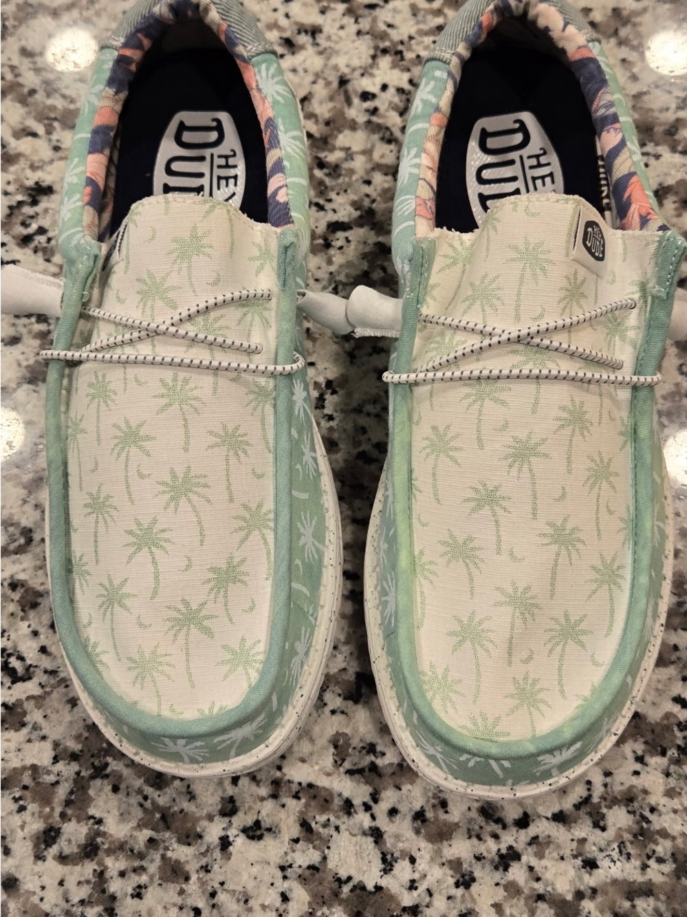 HEYDUDE Wally Tropical – Men’s Size 9 (EU 42)